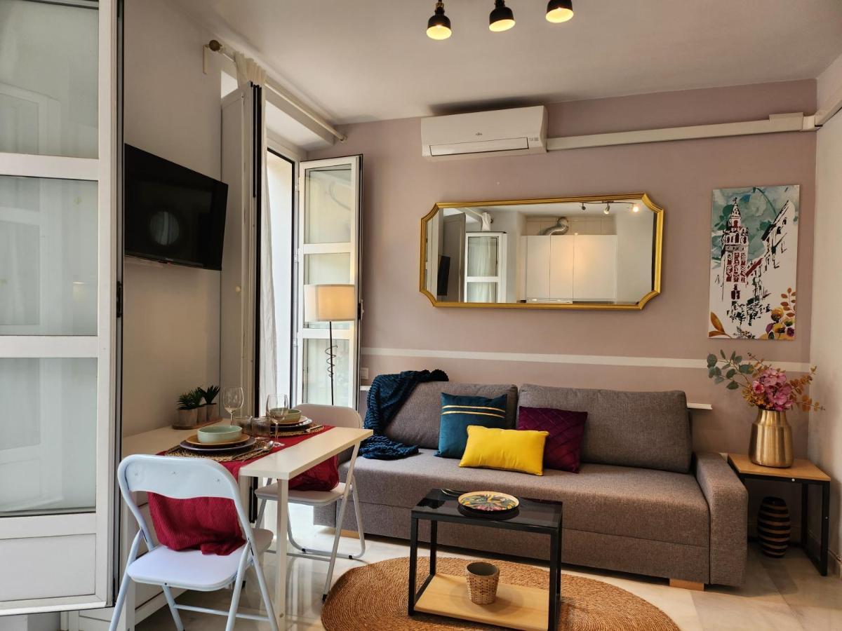 Lovely Center Apartments Seville - Balcony Lux Sol Sevilla Bagian luar foto