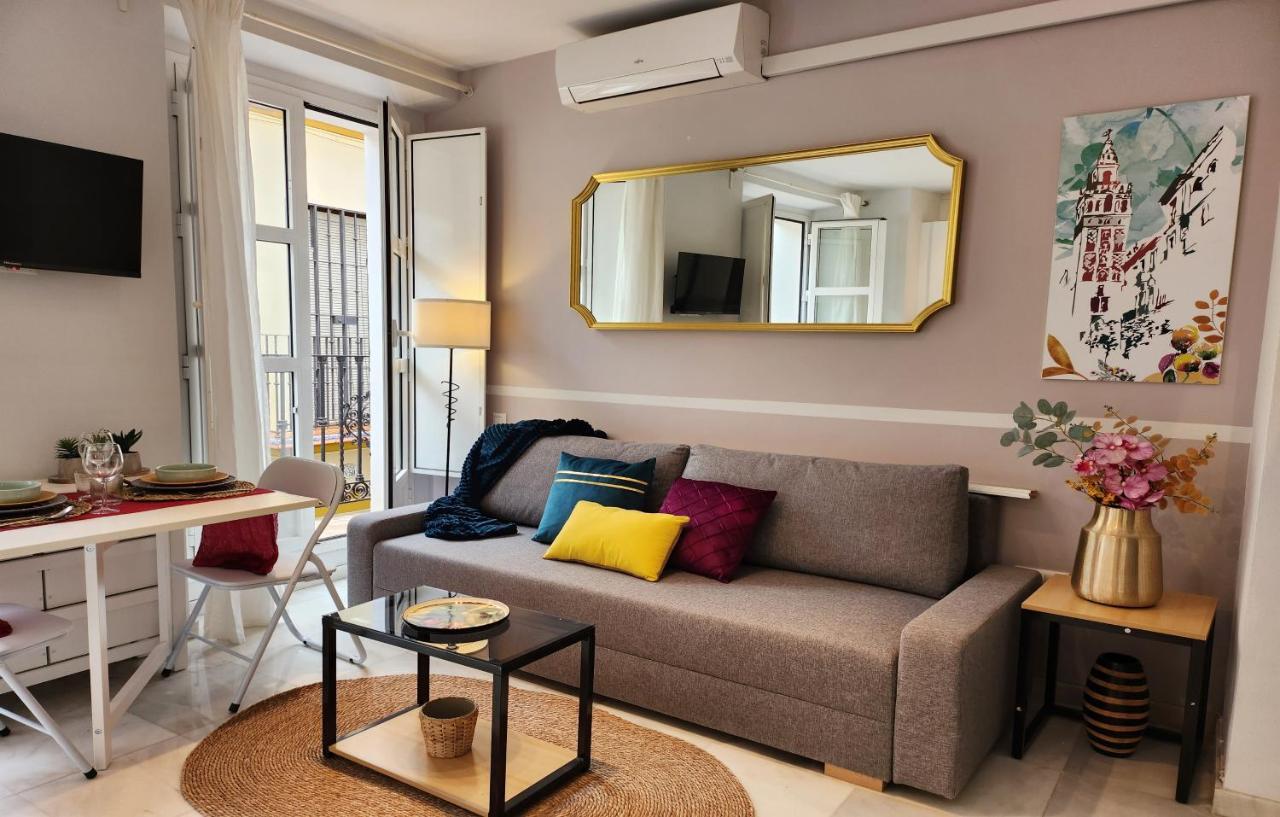 Lovely Center Apartments Seville - Balcony Lux Sol Sevilla Bagian luar foto