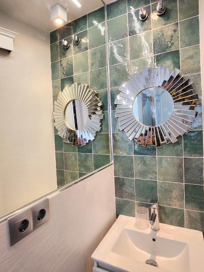 Lovely Center Apartments Seville - Balcony Lux Sol Sevilla Bagian luar foto