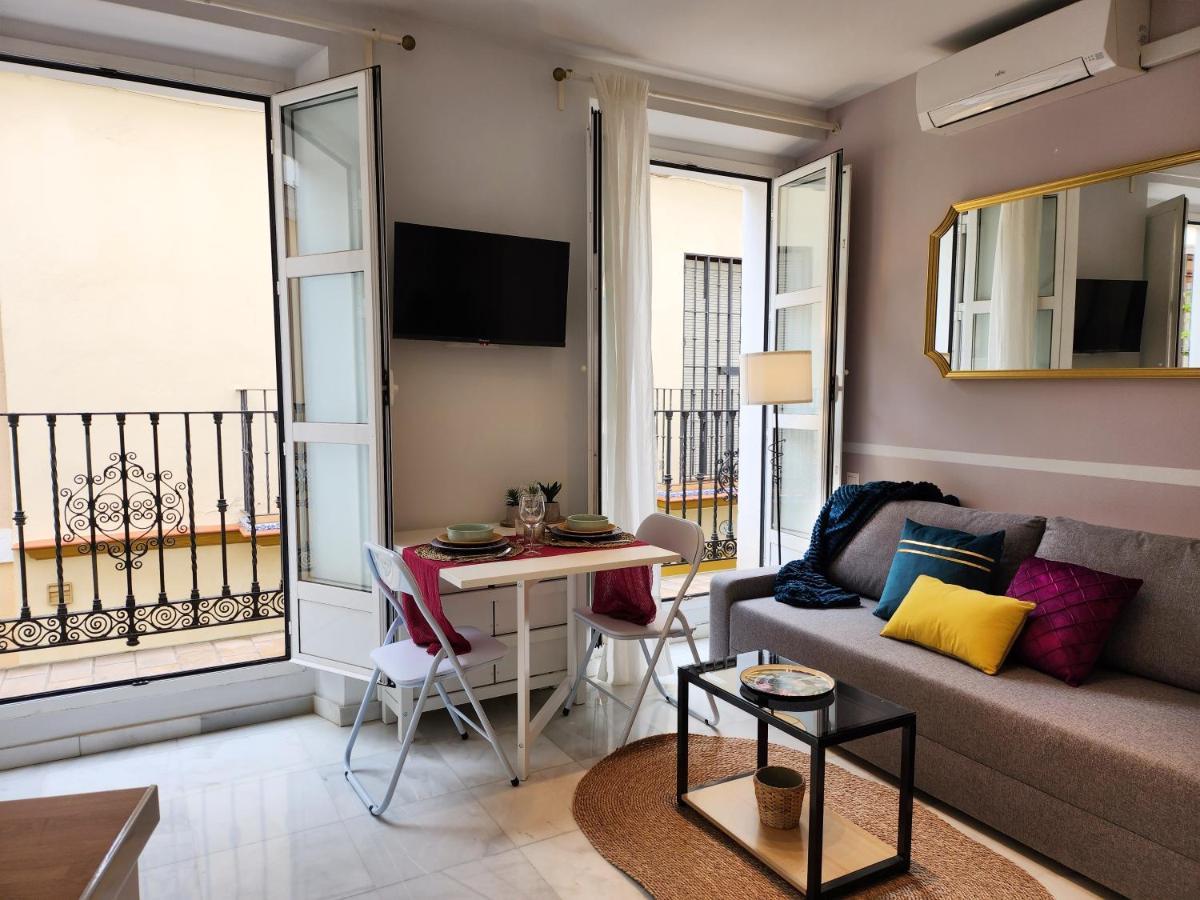 Lovely Center Apartments Seville - Balcony Lux Sol Sevilla Bagian luar foto