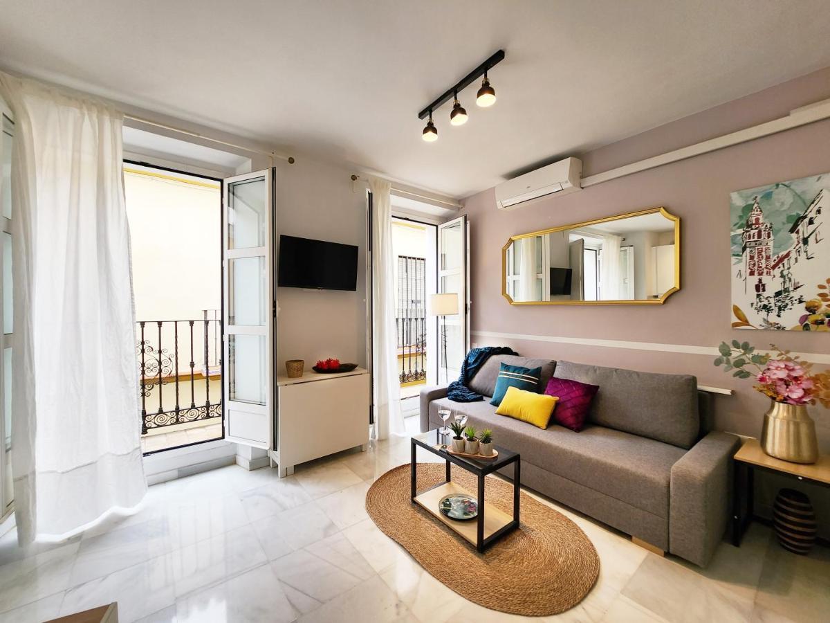 Lovely Center Apartments Seville - Balcony Lux Sol Sevilla Bagian luar foto