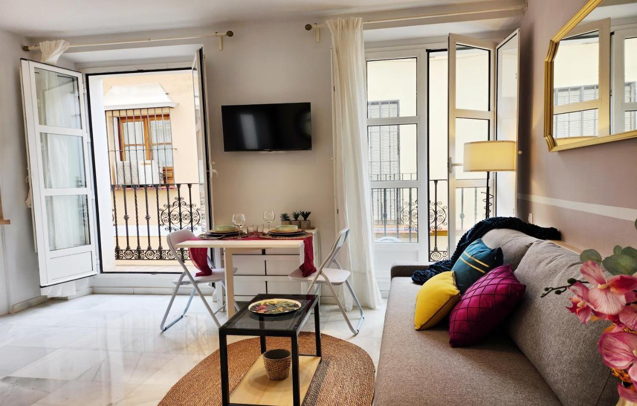 Lovely Center Apartments Seville - Balcony Lux Sol Sevilla Bagian luar foto