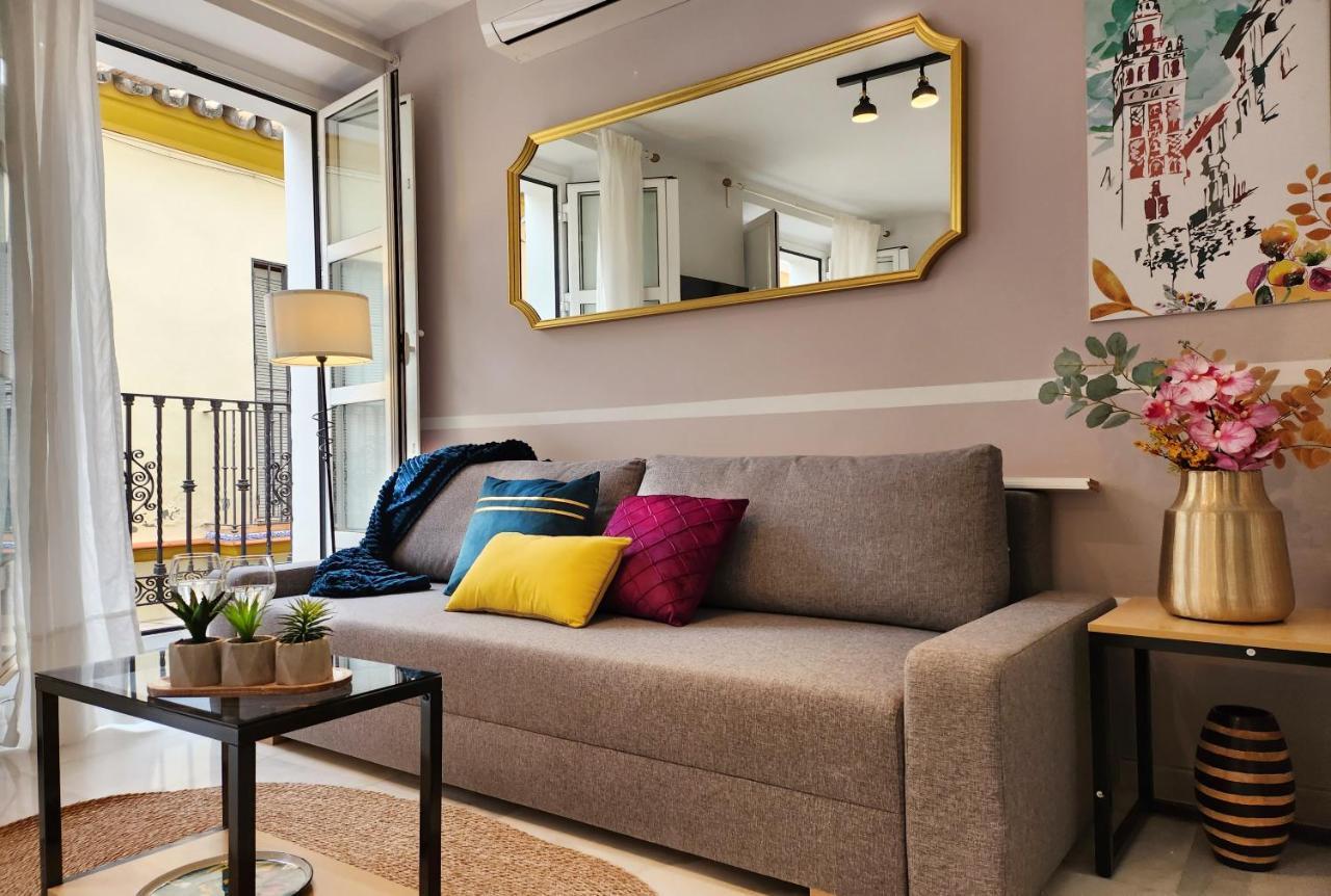 Lovely Center Apartments Seville - Balcony Lux Sol Sevilla Bagian luar foto