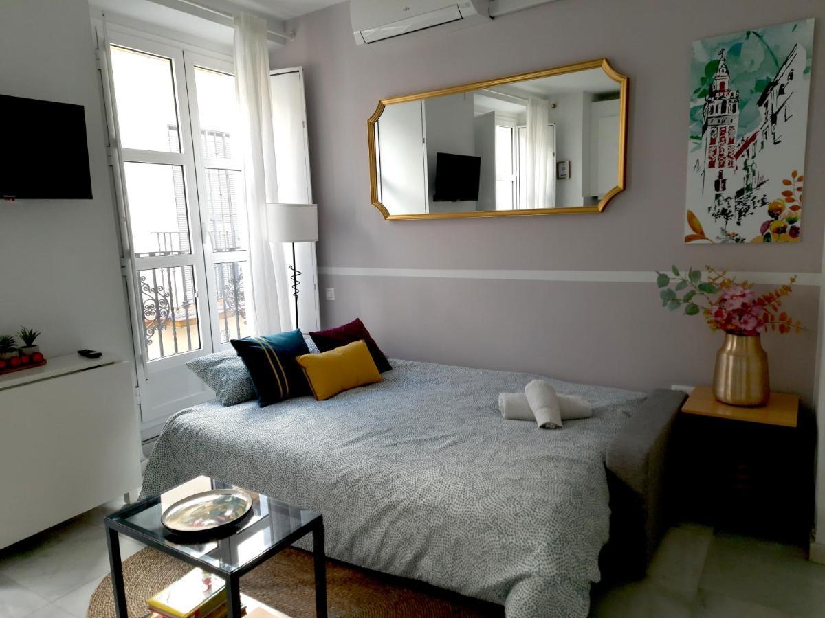 Lovely Center Apartments Seville - Balcony Lux Sol Sevilla Bagian luar foto