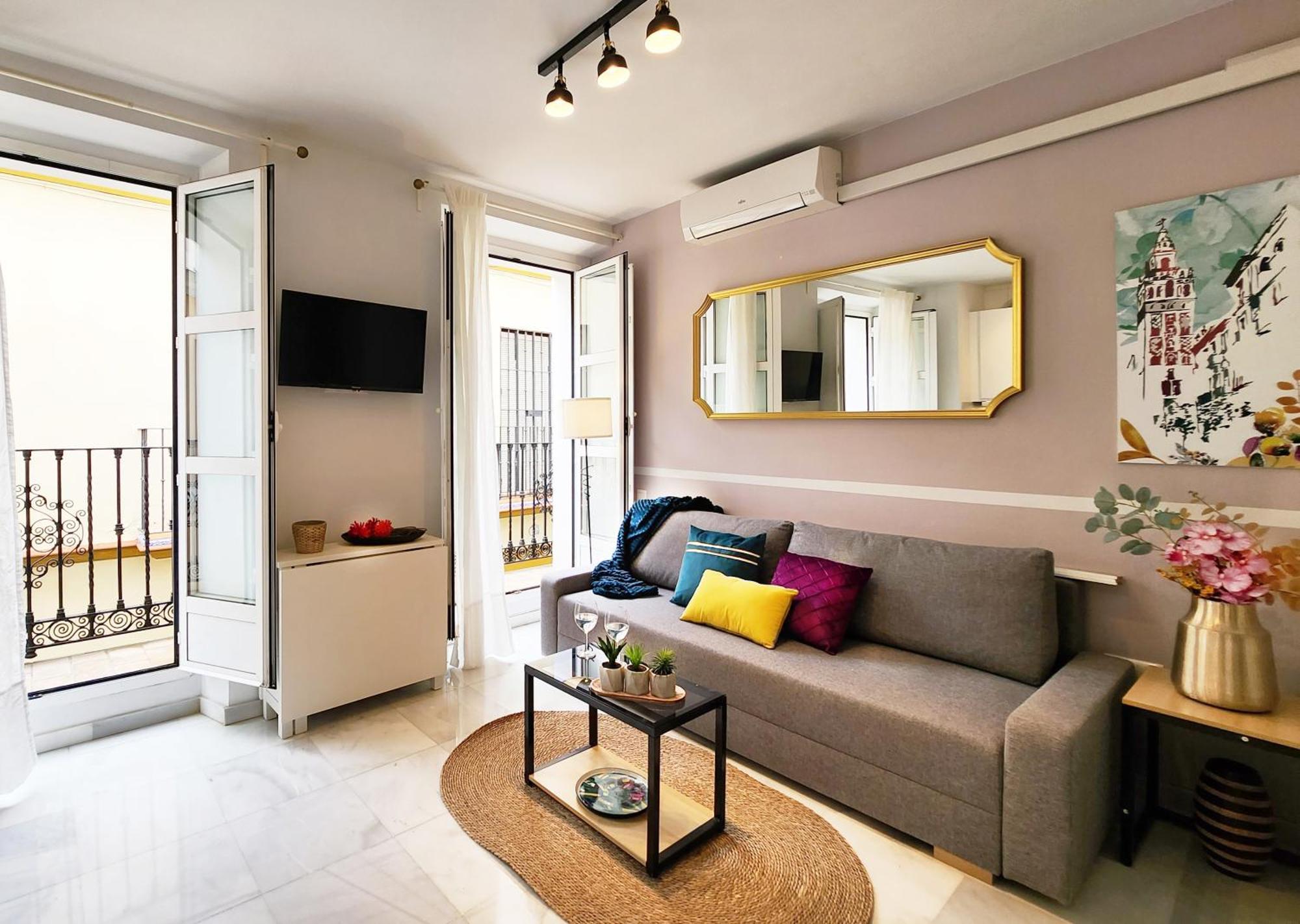 Lovely Center Apartments Seville - Balcony Lux Sol Sevilla Bagian luar foto